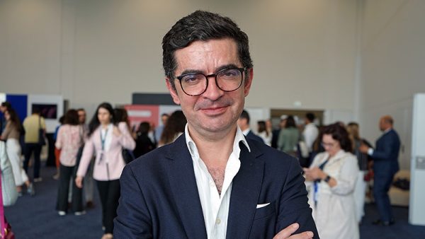 You are currently viewing Canabinoides na Prática Clínica: O Que o Médico Pode Prescrever?